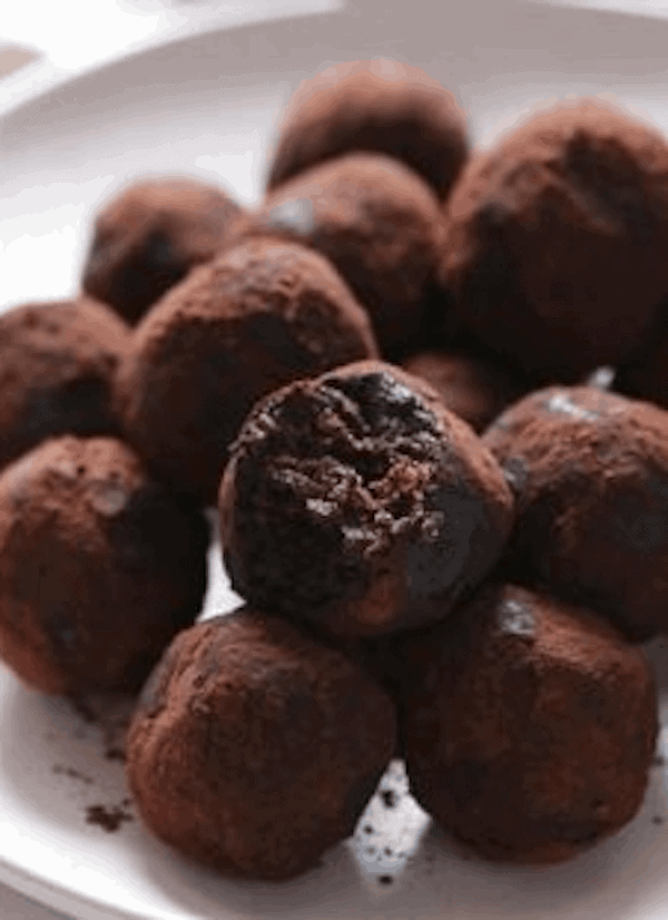Vegan Chocolate Peanut Butter Energy Balls